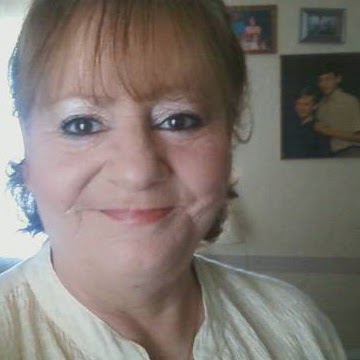 Elizabeth Melton Photo 34