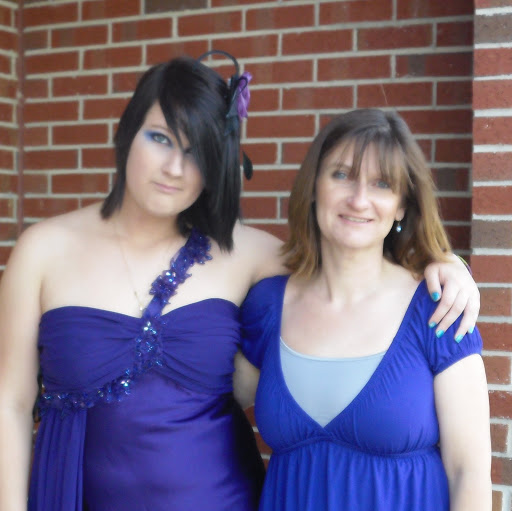Kerri Brown Photo 30