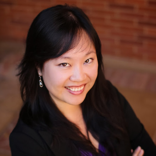 Linda Tran Photo 40