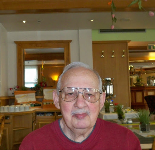 Gerald Peters Photo 34