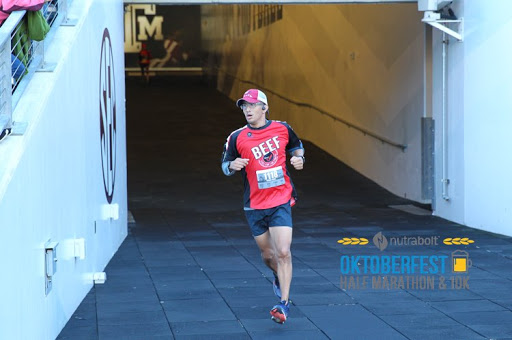 Michael Flores Photo 42