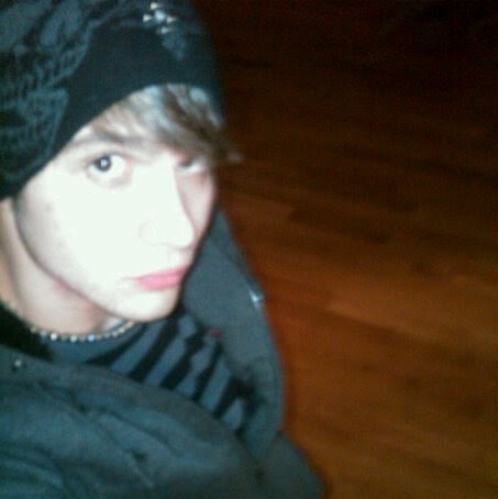 Aaron Tew Photo 3