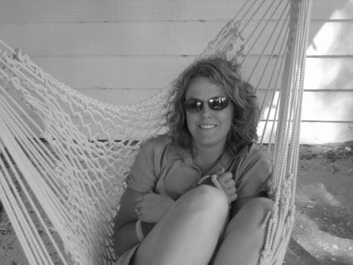Laura Holloway Photo 14