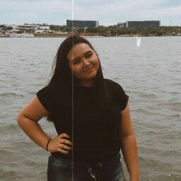 Julia Roldan Photo 26
