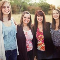 Lisa Williamson Photo 33
