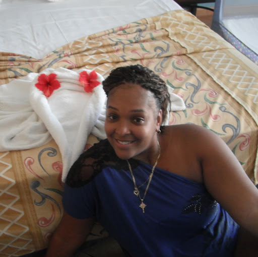 Elizabeth Pierre Photo 9