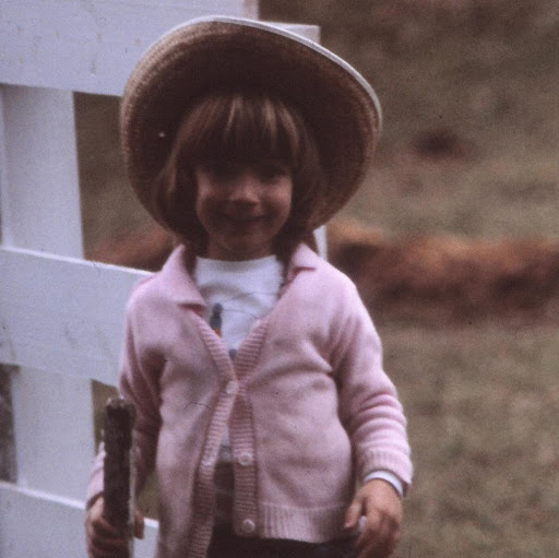 Elizabeth Walker Photo 31