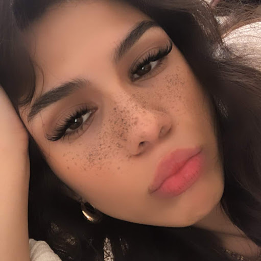 Frances Hernandez Photo 40