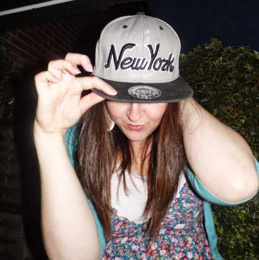 Amy Bradbury Photo 12
