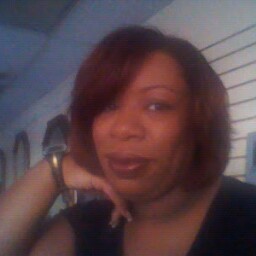 Tracey Holland Photo 17