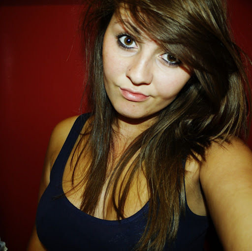 Ellen Thompson Photo 29
