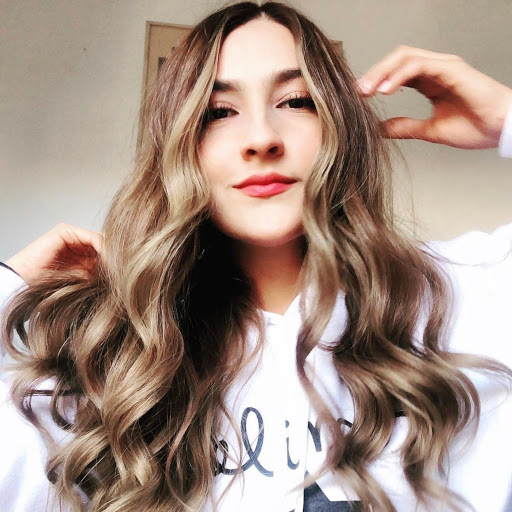 Vanessa Ruiz Photo 15