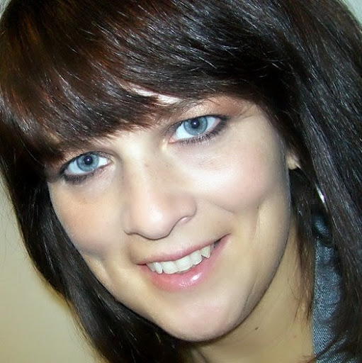 Amy Weller Photo 20