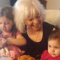 Carolyn Douglas Photo 9