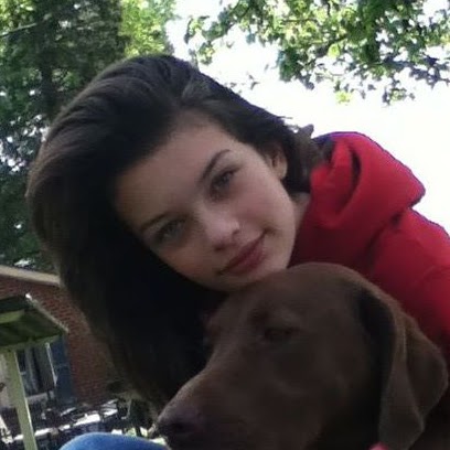 Olivia Groves Photo 17