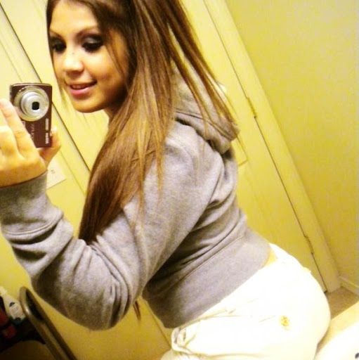 Monica Nunez Photo 17