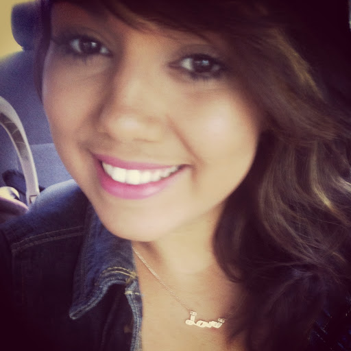 Michelle Santiago Photo 35