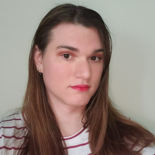 Dakota Young Photo 34