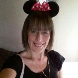 Lynda Russell Photo 26