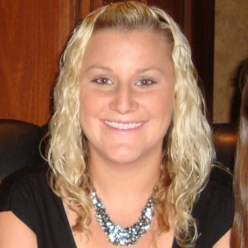 Kelly Holloway Photo 33