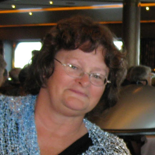 Sandra Warner Photo 16