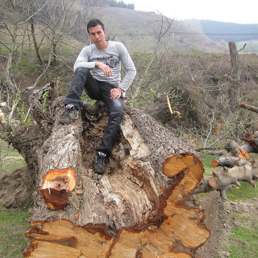 Ali Karimi Photo 23