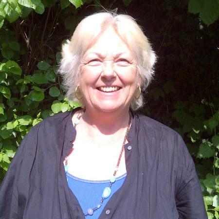 Joanna Richards Photo 24
