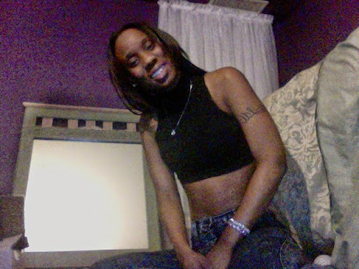 Lauren Strickland Photo 11