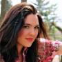 Elizabeth Arnold Photo 22