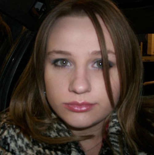 Lindsey Compton Photo 34