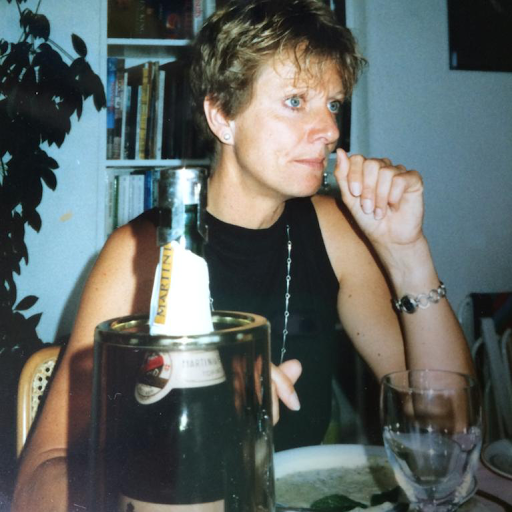 Sandie Ellis Photo 15