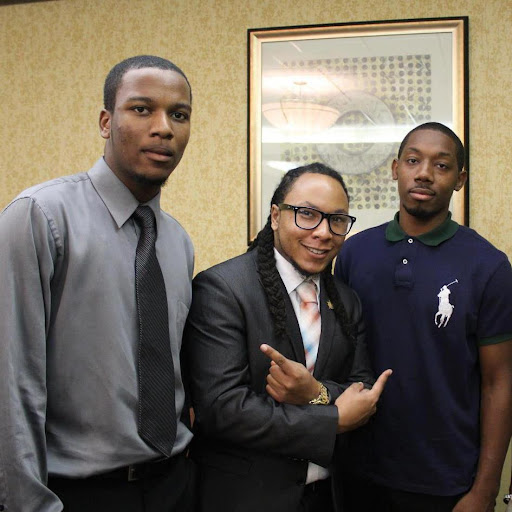 Marlon Miller Photo 13