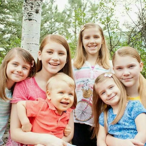 Amy Hatch Photo 6