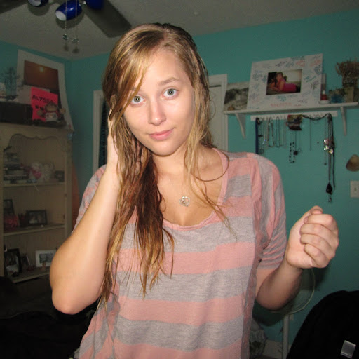 Alyssa Perry Photo 13