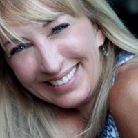 Diana Miller Photo 24