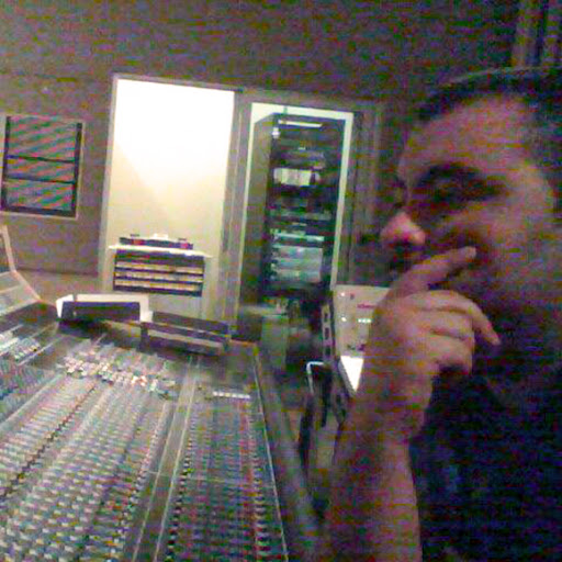 Alejandro Gomez Photo 13