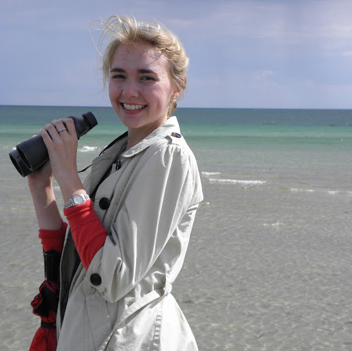 Holly Regan Photo 4