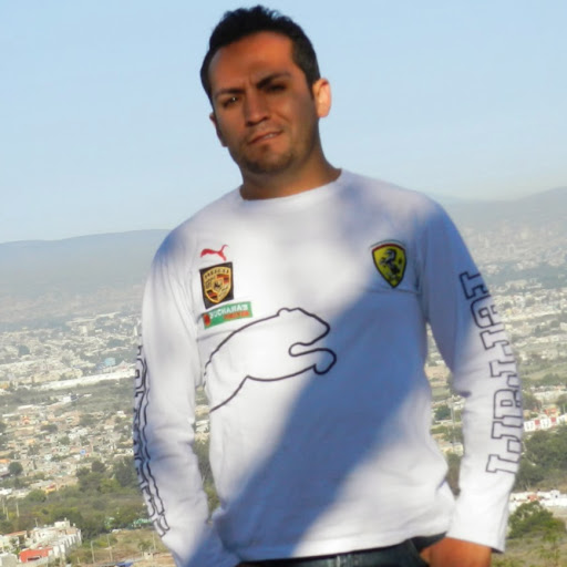 Hector Palacios Photo 30