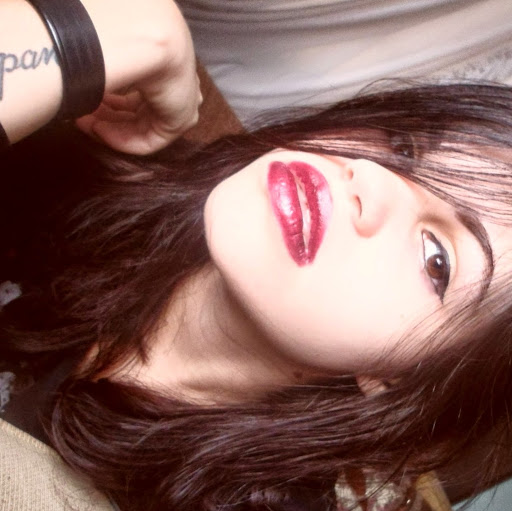 Lara Stark Photo 16
