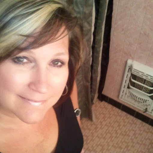 Angie Hayes Photo 14