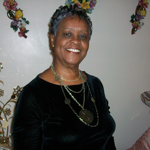 Maxine Hunter Photo 15