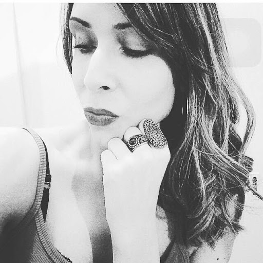 Patricia Gil Photo 28