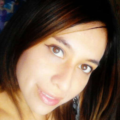 Evelyn Gonzalez Photo 35