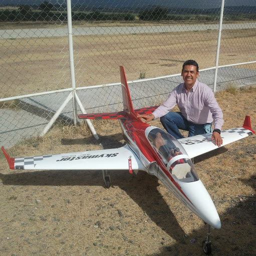 Benjamin Hernandez Photo 26
