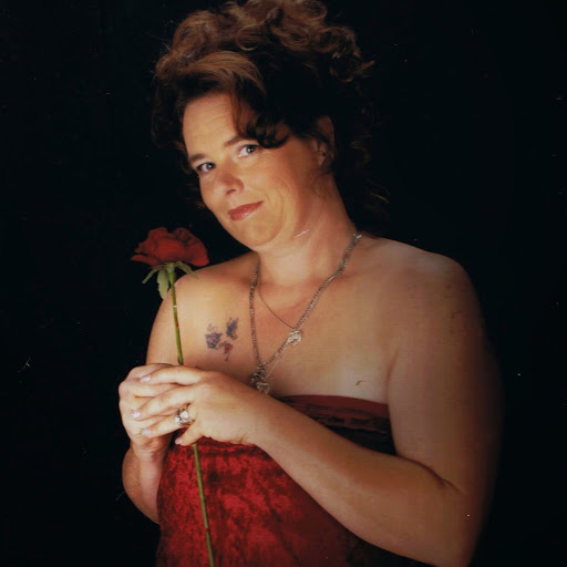 Kimberly Hudson Photo 28