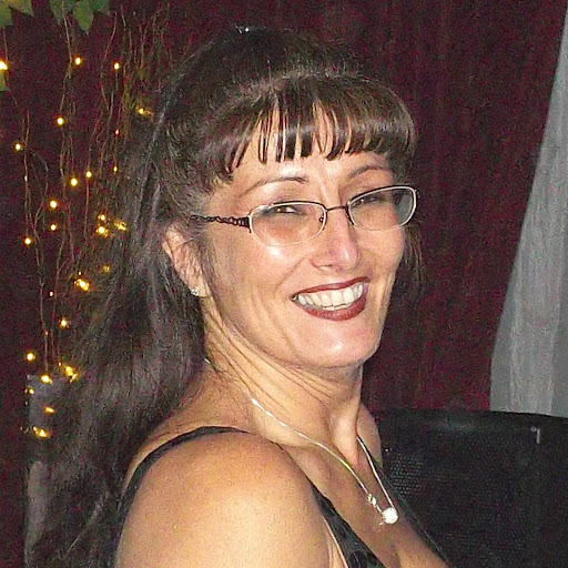 Vicki Gee Photo 29