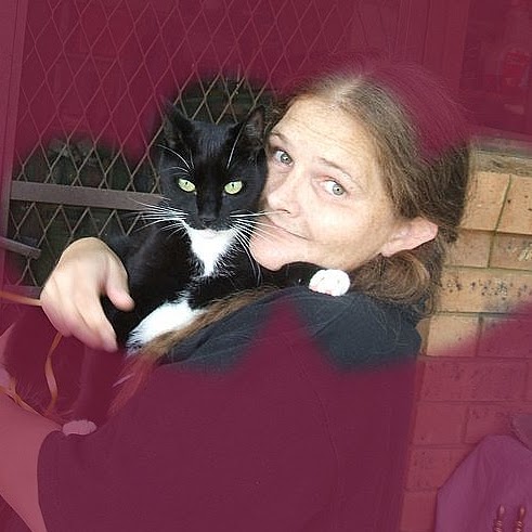 Paula Ward Photo 8
