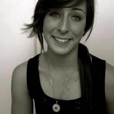 Allyson Hansen Photo 2