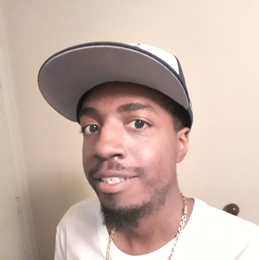 Dee Young Photo 37