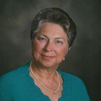 Elizabeth Calhoun Photo 12
